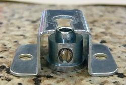 Artikelbild 1 des Artikels “Spannbock Nr. 2 für 25 mm Jalousien – Metall mit Seilklemmschraube “