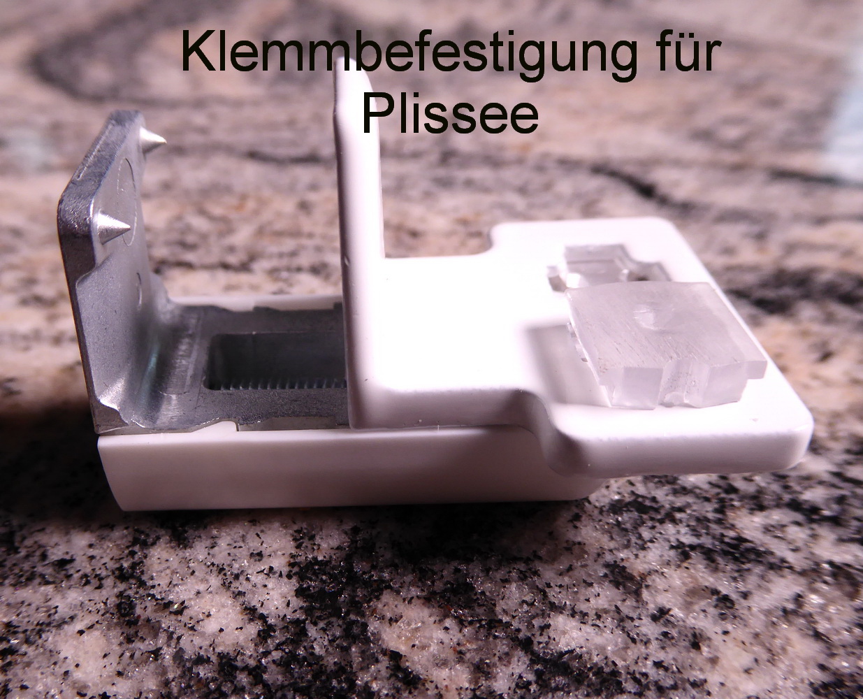Artikelbild 3 des Artikels “Klemmbefestigung für Premium Plissee ohne Bohren “