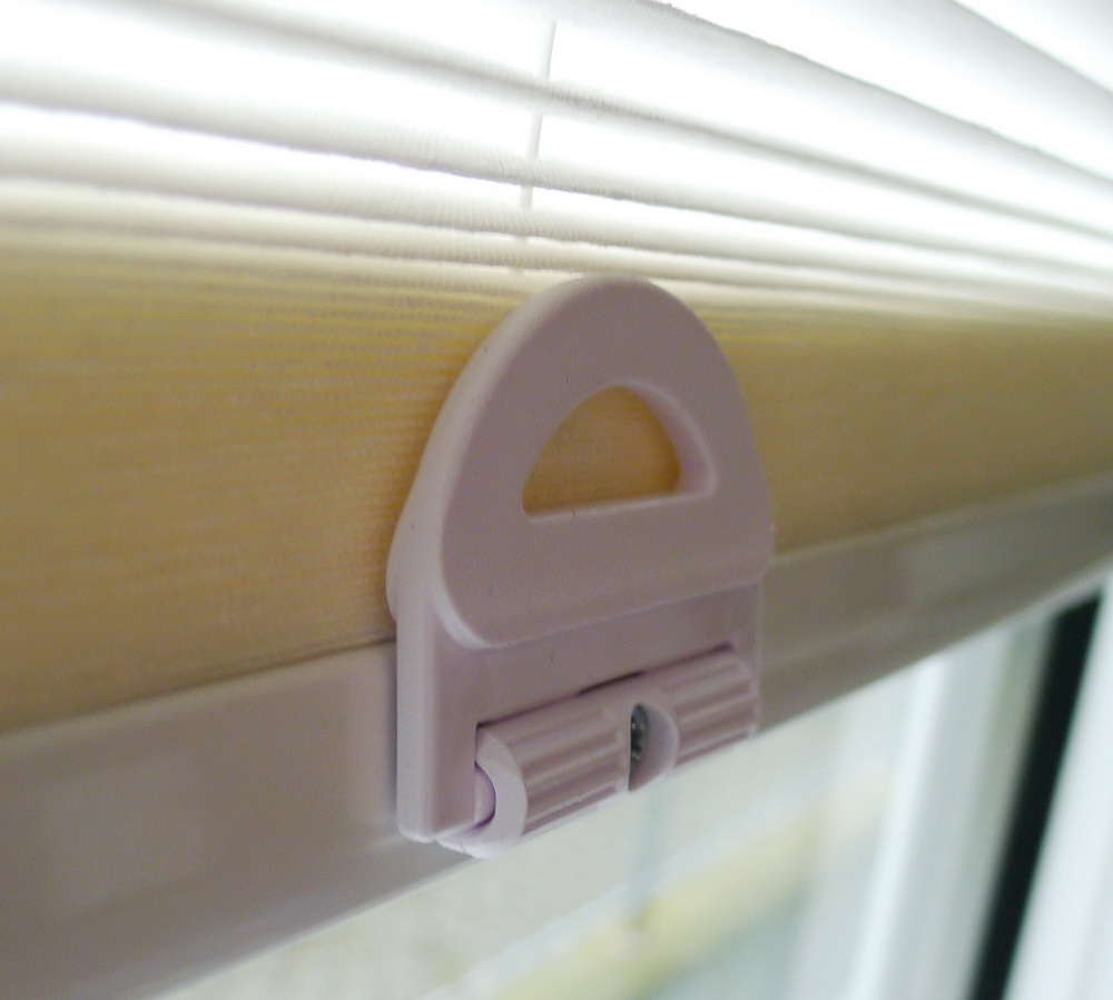 Artikelbild 4 des Artikels “Plisseegriff mit Halter – schwenkbar für Decomatic-Systeme “