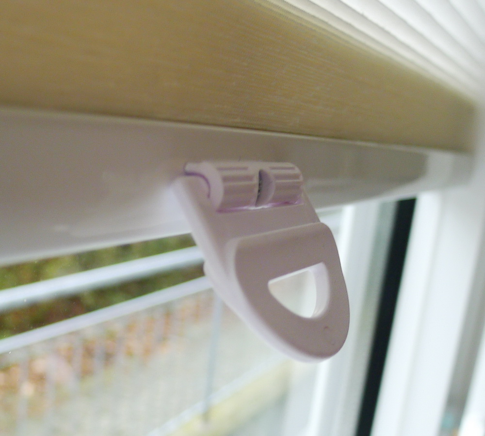 Artikelbild 6 des Artikels “Plisseegriff mit Halter – schwenkbar für Decomatic-Systeme “