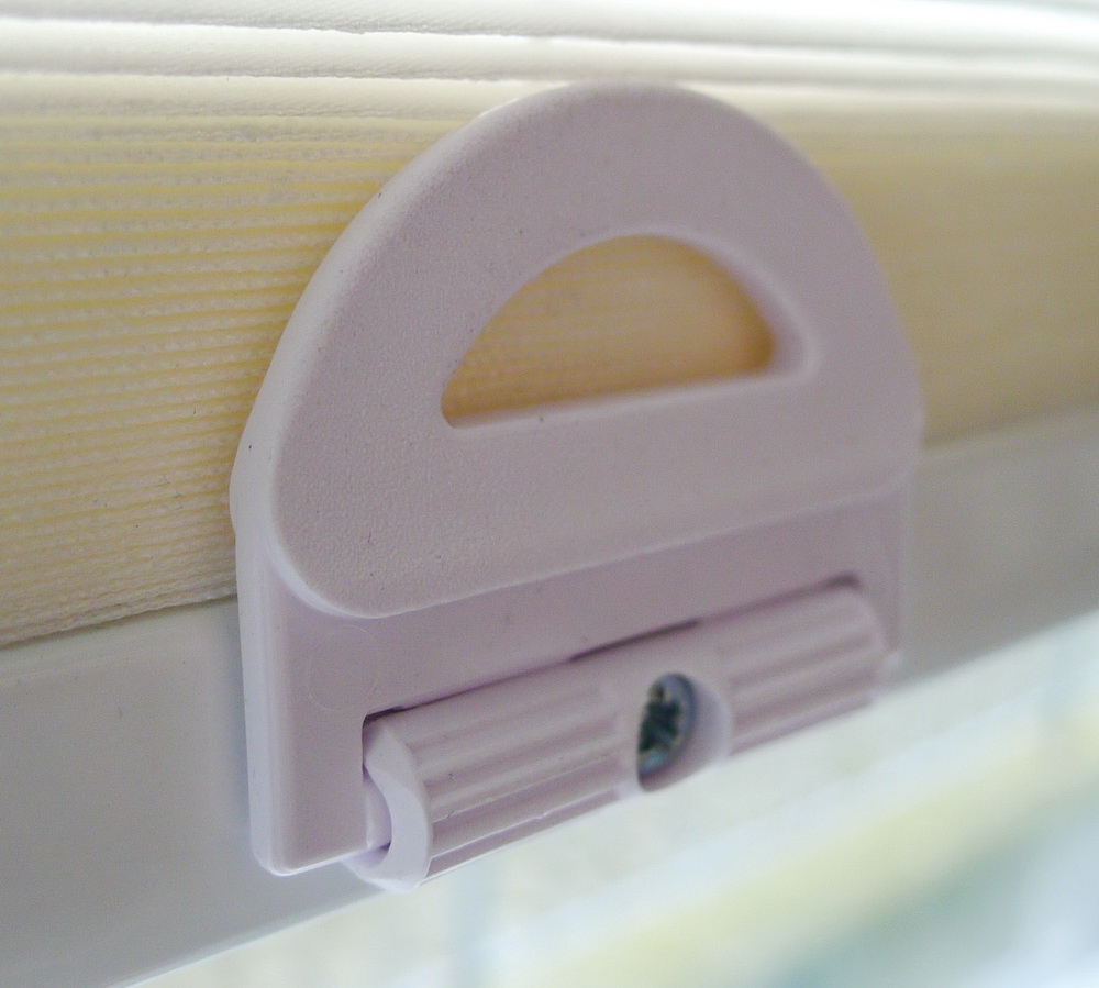 Artikelbild 7 des Artikels “Plisseegriff mit Halter – schwenkbar für Decomatic-Systeme “